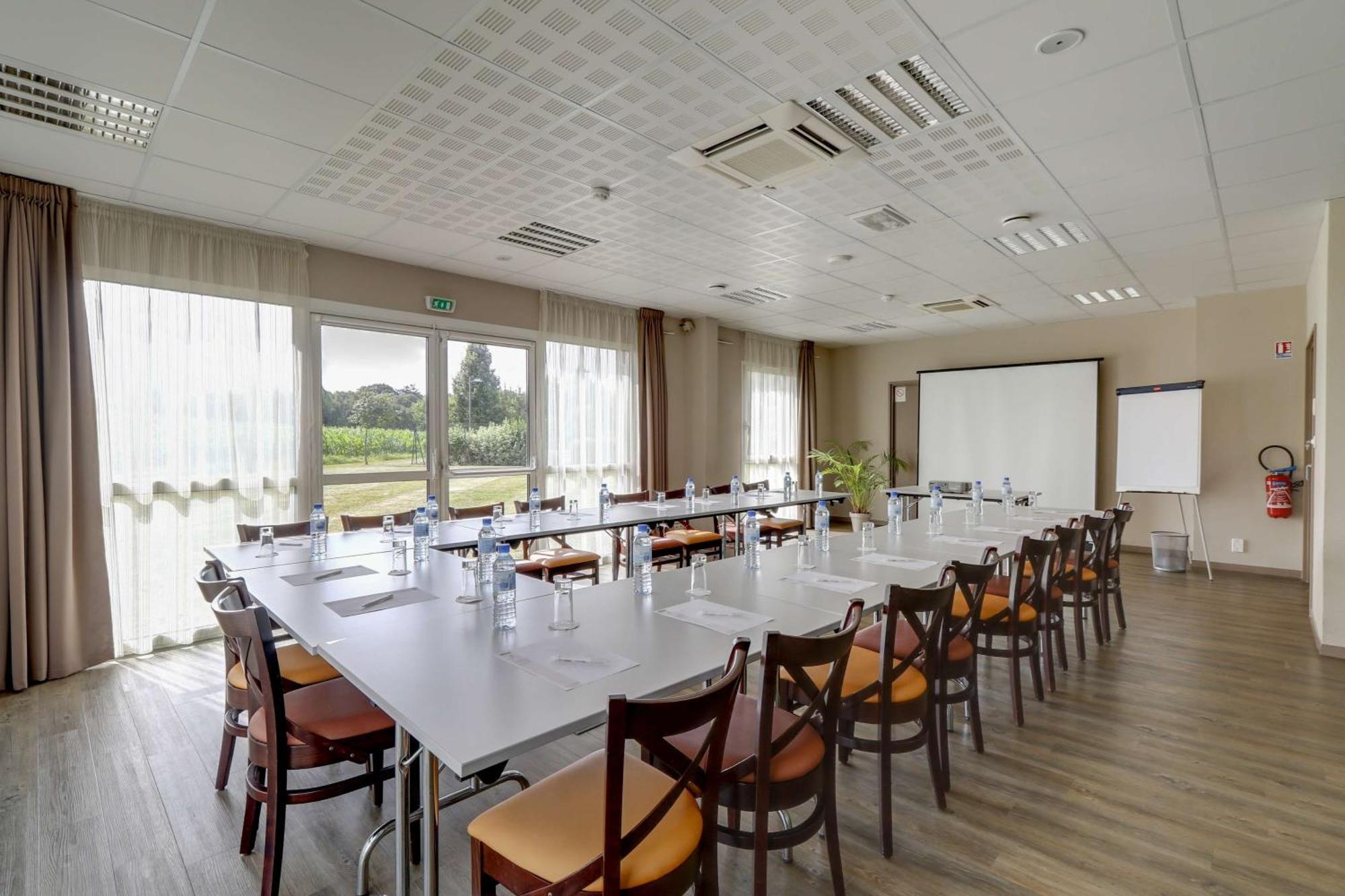 Brit Hotel Saint-Meen-Le-Grand En Broceliande Kültér fotó