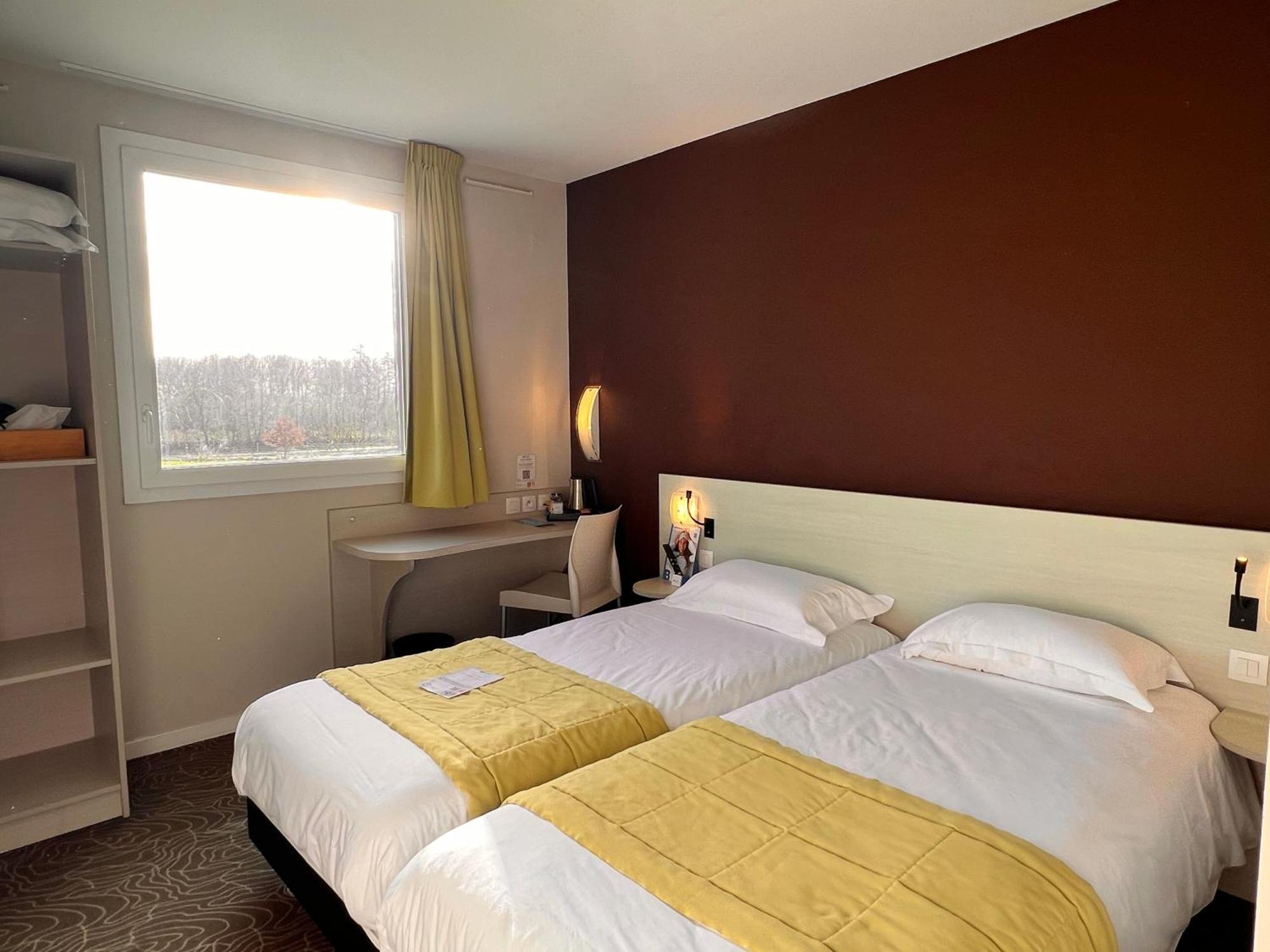 Brit Hotel Saint-Meen-Le-Grand En Broceliande Kültér fotó